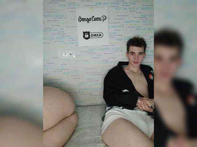 MikaAlex webcam