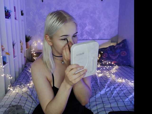 EffieStonem live cam on BongaCams