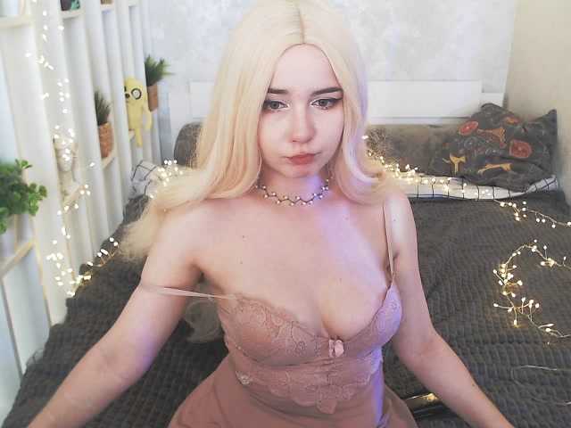 EffieStonem live cam on BongaCams