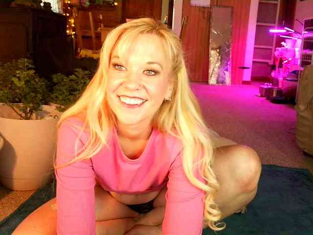 SashaJane webcam
