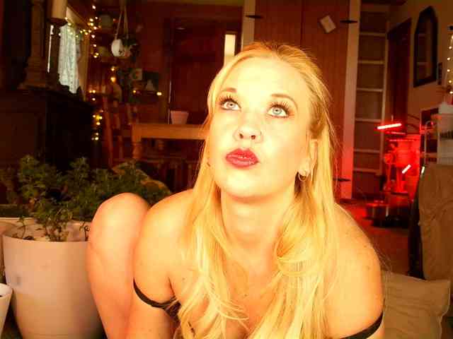 SashaJane webcam
