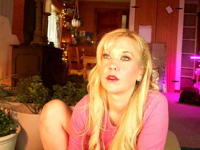 SashaJane webcam