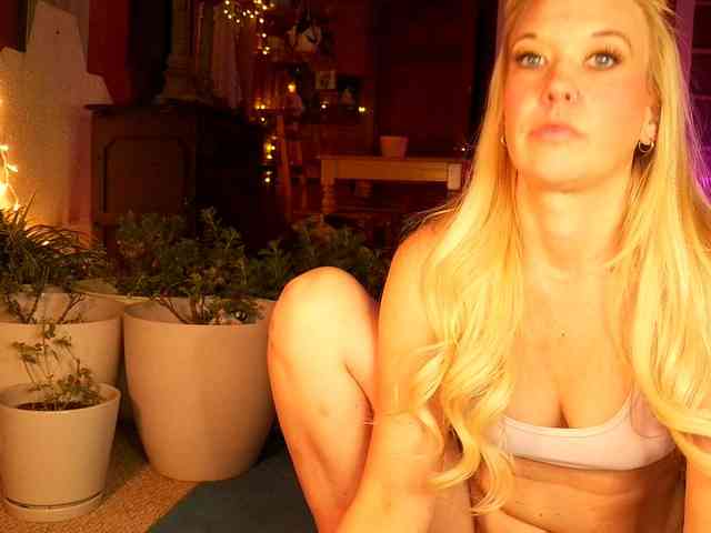 SashaJane webcam