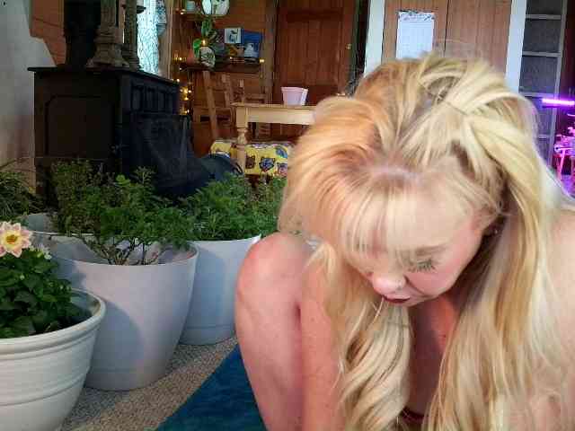 SashaJane webcam