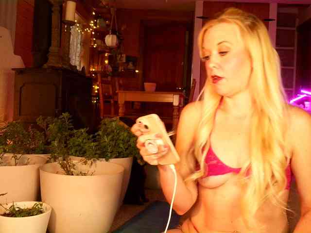 SashaJane webcam