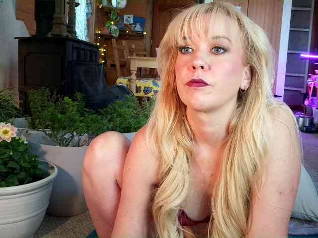 SashaJane webcam