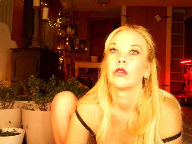 SashaJane webcam