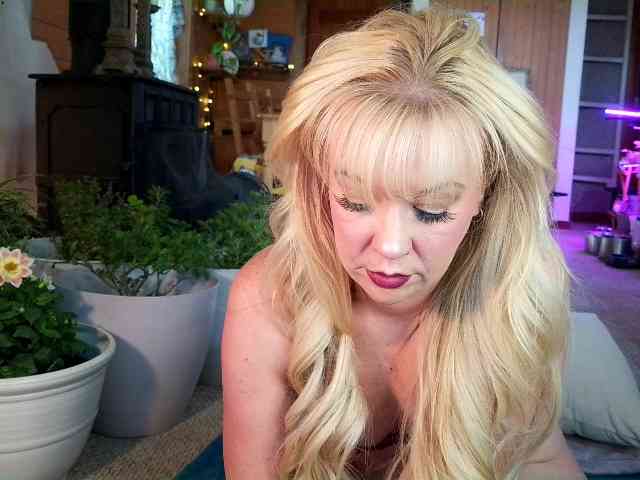 SashaJane webcam