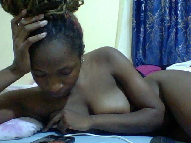 Blackfoxb live cam on BongaCams