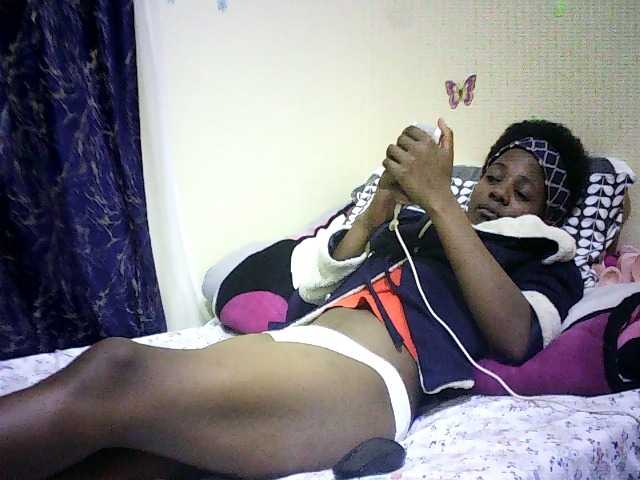 Blackfoxb live cam on BongaCams