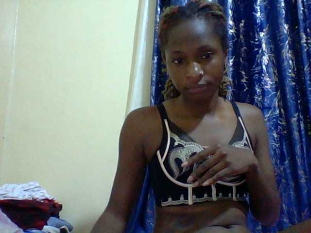 Blackfoxb live cam on BongaCams