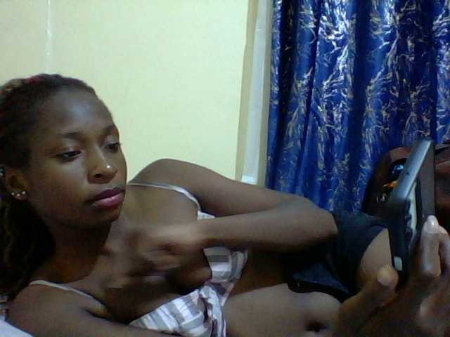 Blackfoxb live cam on BongaCams
