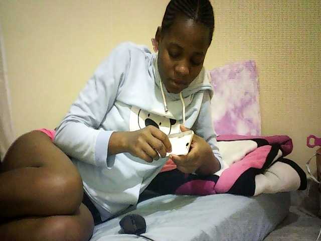 Blackfoxb live cam on BongaCams