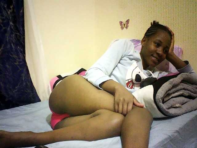 Blackfoxb live cam on BongaCams