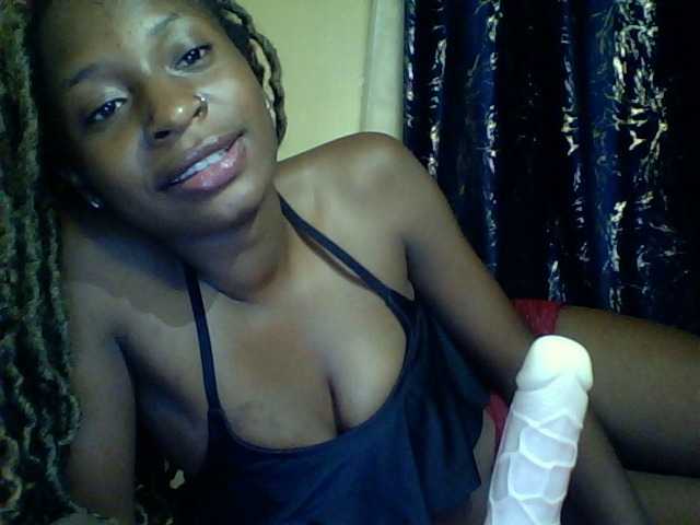 Blackfoxb live cam on BongaCams