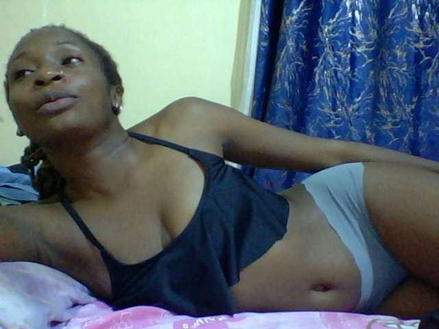 Blackfoxb live cam on BongaCams