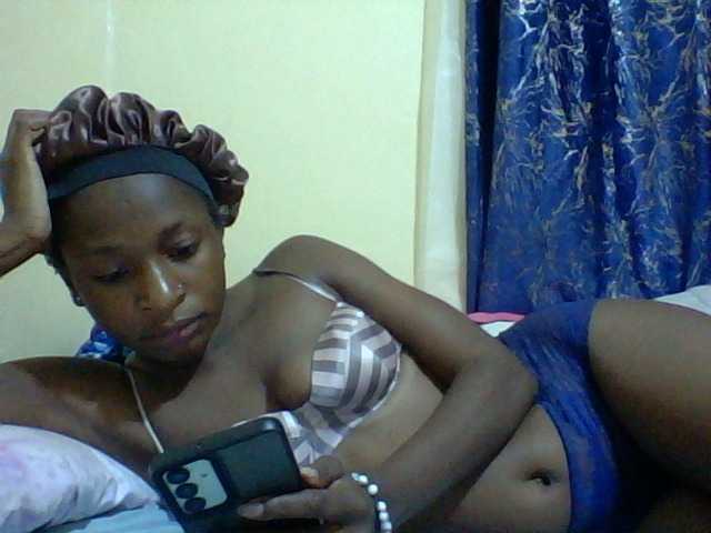 Blackfoxb live cam on BongaCams