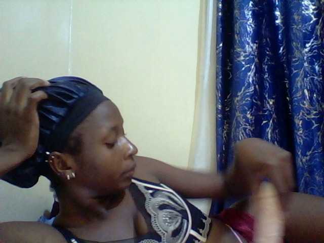 Blackfoxb live cam on BongaCams