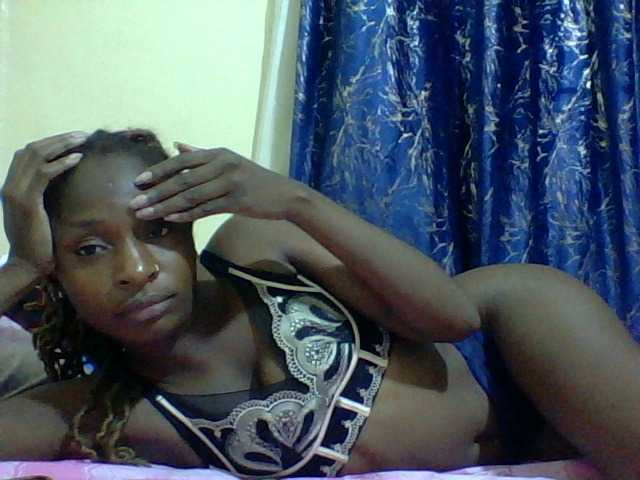 Blackfoxb live cam on BongaCams