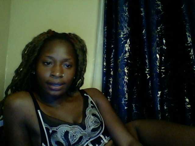 Blackfoxb live cam on BongaCams