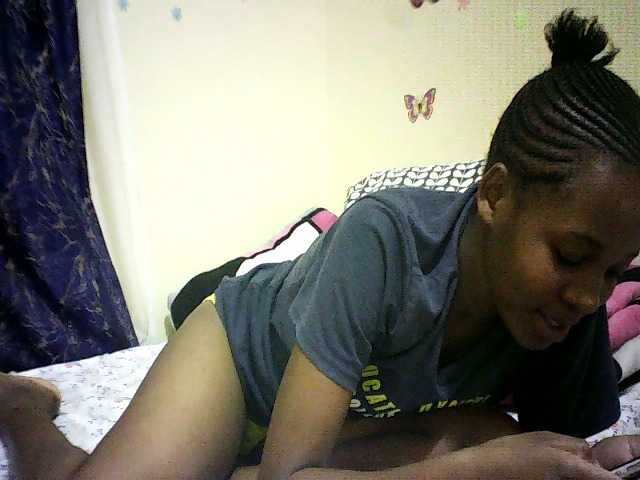 Blackfoxb live cam on BongaCams