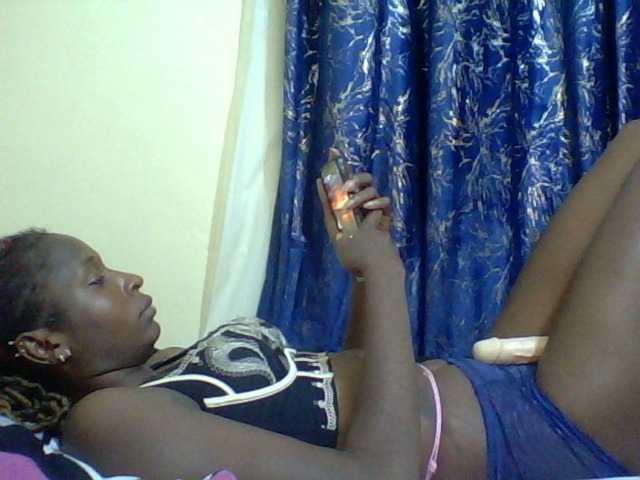Blackfoxb live cam on BongaCams
