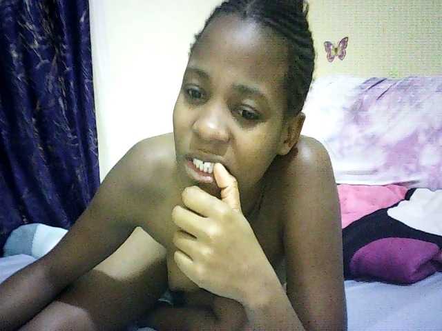 Blackfoxb live cam on BongaCams
