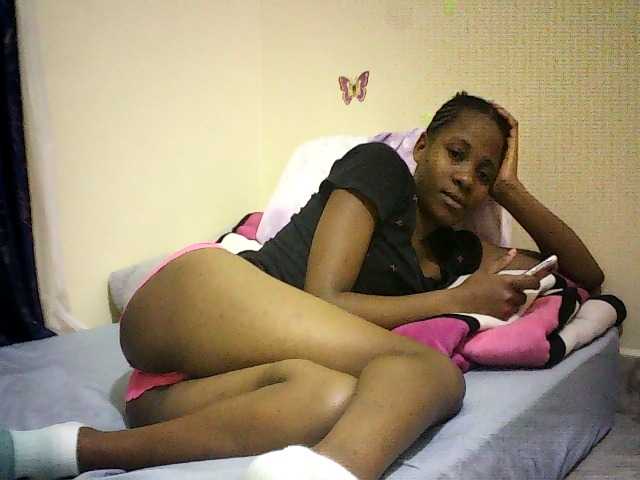 Blackfoxb live cam on BongaCams