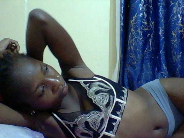 Blackfoxb live cam on BongaCams