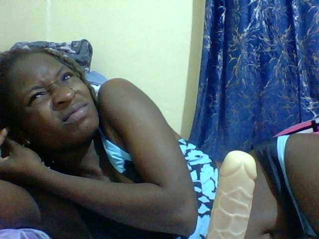 Blackfoxb live cam on BongaCams