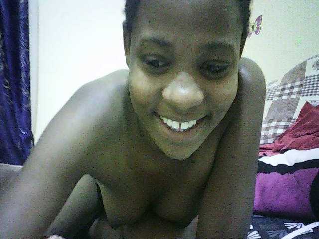 Blackfoxb live cam on BongaCams