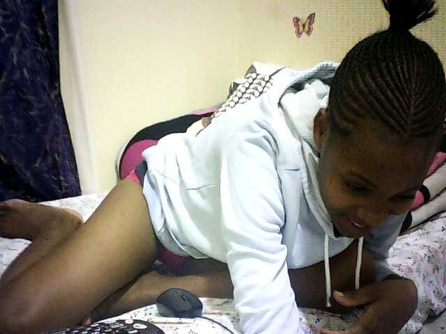 Blackfoxb live cam on BongaCams