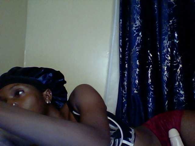 Blackfoxb live cam on BongaCams