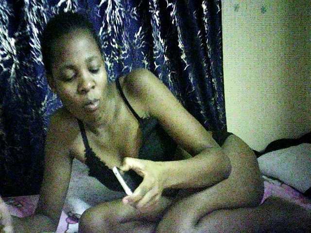 Blackfoxb live cam on BongaCams