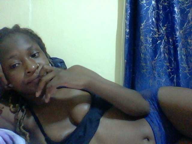 Blackfoxb live cam on BongaCams