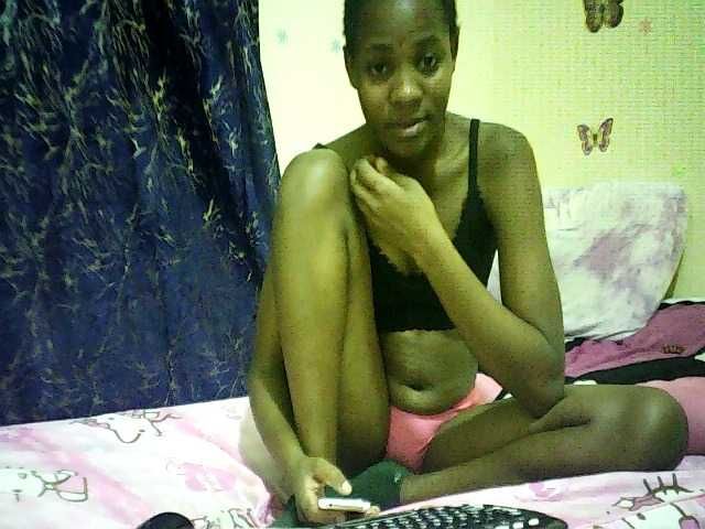 Blackfoxb live cam on BongaCams