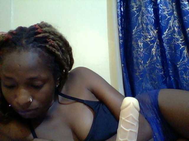 Blackfoxb live cam on BongaCams