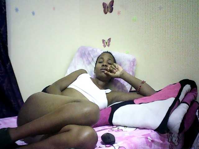 Blackfoxb live cam on BongaCams