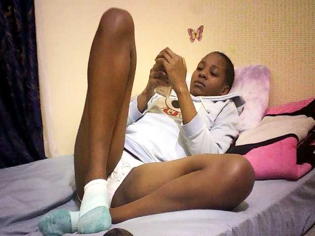 Blackfoxb live cam on BongaCams