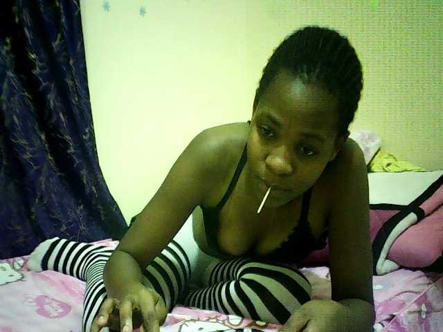 Blackfoxb live cam on BongaCams