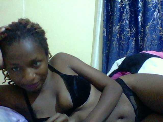 Blackfoxb live cam on BongaCams