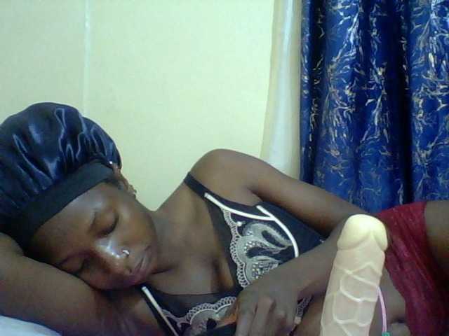 Blackfoxb live cam on BongaCams
