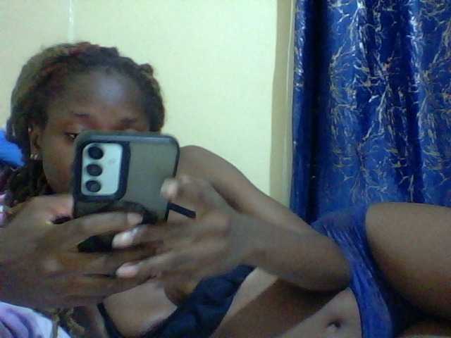 Blackfoxb live cam on BongaCams