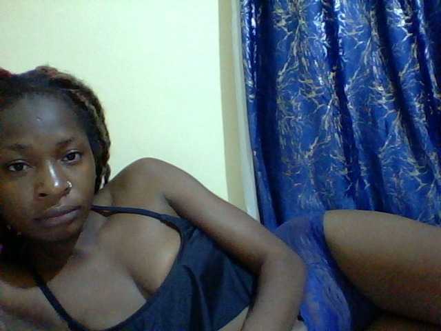 Blackfoxb live cam on BongaCams