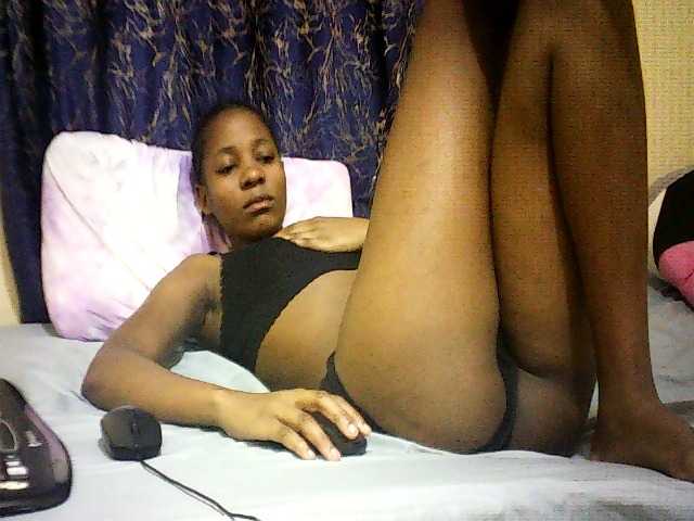 Blackfoxb live cam on BongaCams