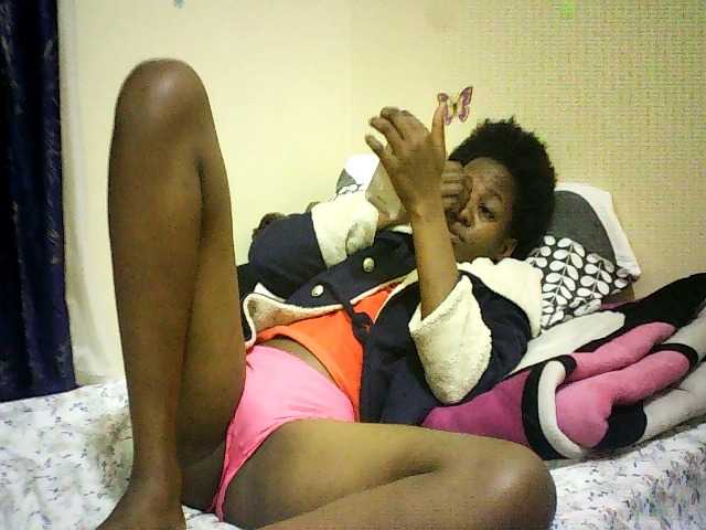 Blackfoxb live cam on BongaCams