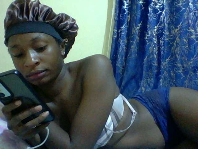 Blackfoxb live cam on BongaCams