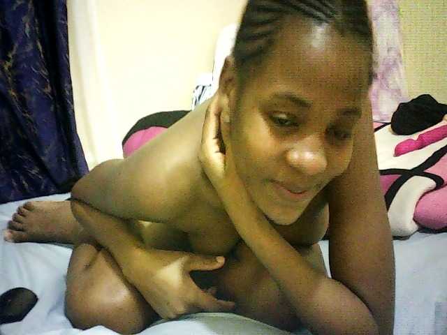 Blackfoxb live cam on BongaCams