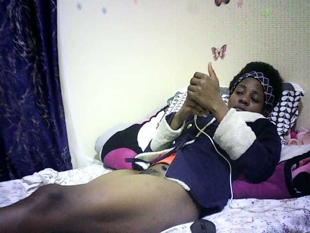 Blackfoxb live cam on BongaCams
