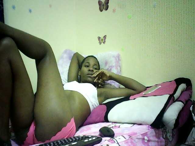 Blackfoxb live cam on BongaCams